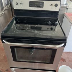 Frigidaire Glass Top Electric Stove 