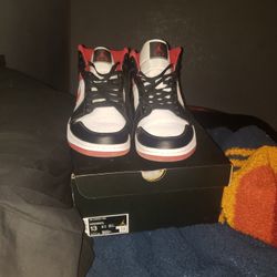 Jordan 1 Mid Size 13