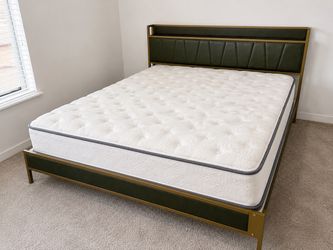Califonia King green leather platform bed set