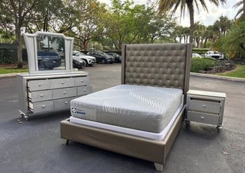 Beautiful Bedroom Set Queen Size Solid Wood Silver Color In Excellent Condition by VietnamFurniture