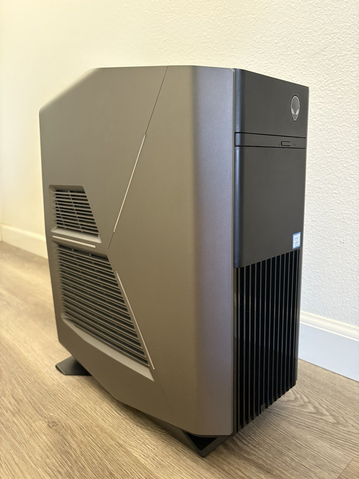 Alienware R7 Gaming PC (i7, RTX 2080)