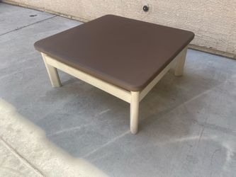 Center / coffee table