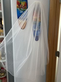 David’s Bridal Gathered Tulle Fingertip Veil with Allover Glitter