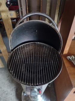 Small Gas Grill. Perfect For Anytime!
