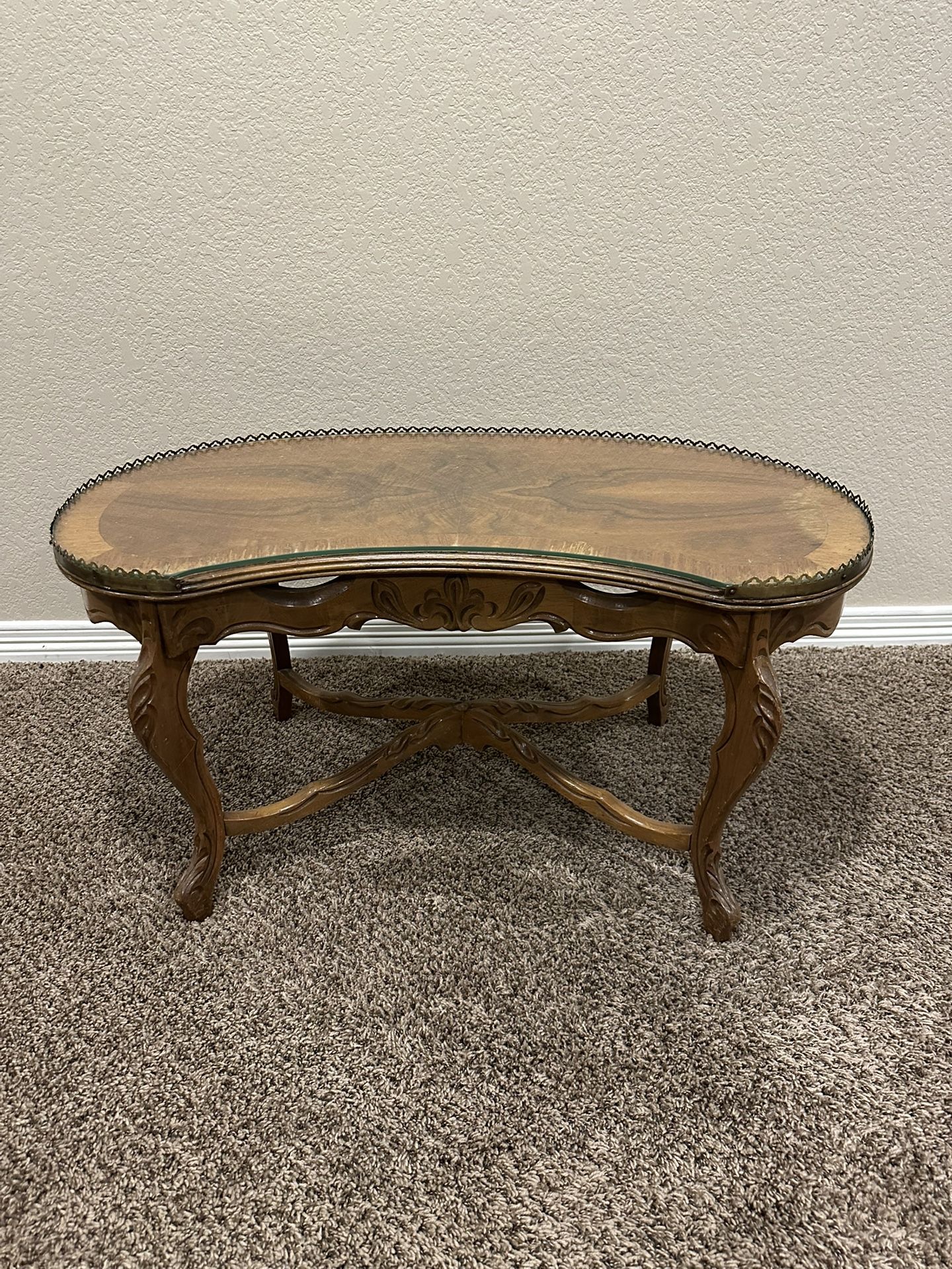 Vintage Kidney-Shaped Parlor / Accent Coffee Table