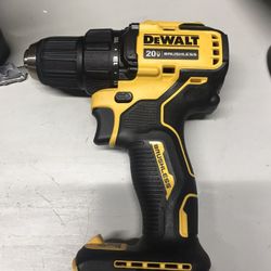 Dewalt Drill 20 Volts 