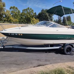 2002 Bayliner Cuddy Cabin
