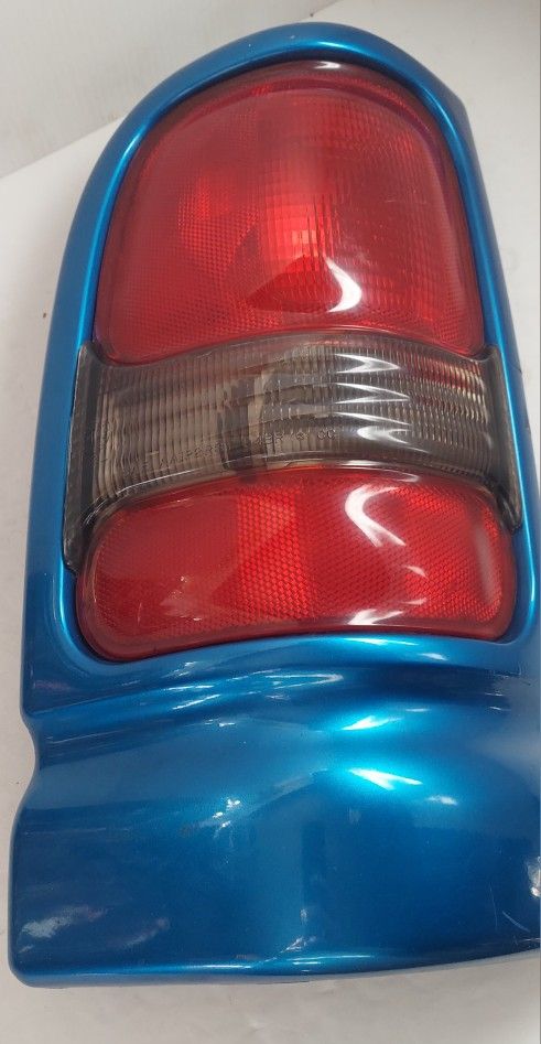 Dodge Ram Pickup Tail Light 🛻 
