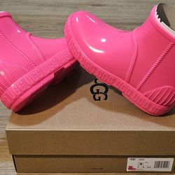 UGG Rain 🌧 Boots Size 4/5 And 6 For Kids / Fits Size 5/6/7 And 8 For Women 