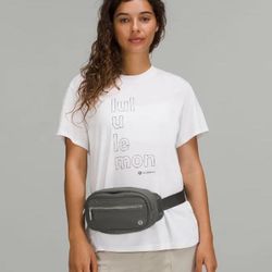 Lululemon Wunderlust Belt Bag 1.8L Grey Sage NWOT