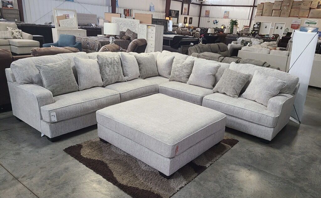 😍 New Sectional & Ottoman $2239! 