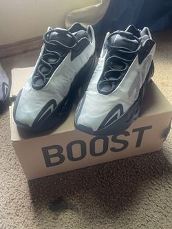 yeezy boost 700