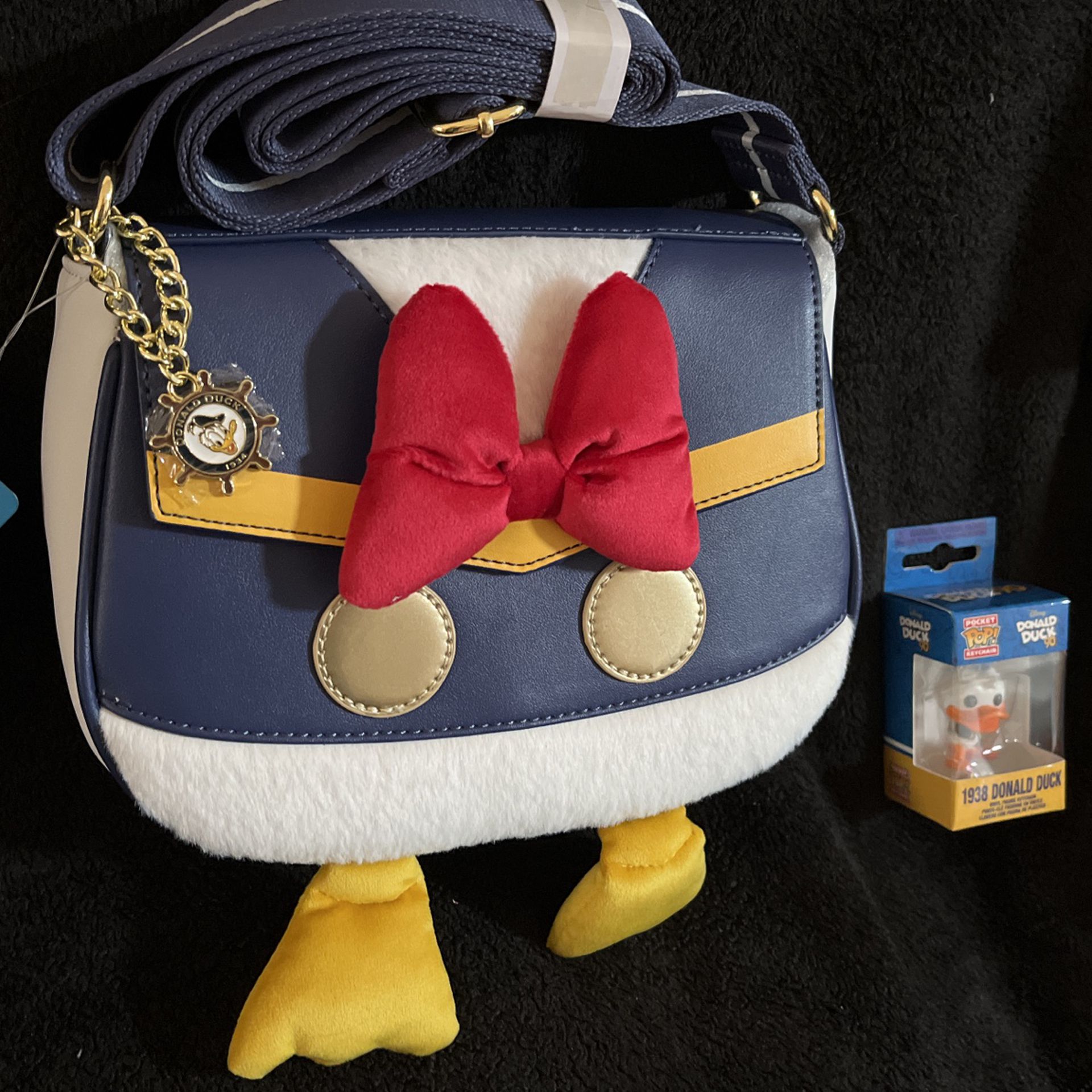 Disney DONALD DUCK cross body Purse (Price PIs Firm) Keychain Sold Separately (MORE DISNEY CROSS PURSES 👛 IN PROFILE 😎