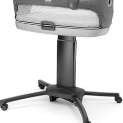 Chicco Close to You 3-in-1 Bedside Bassinet, Portable Newborn Bassinet with Wheels, Adjustable-Height Changing Table | Heather Grey/Grey