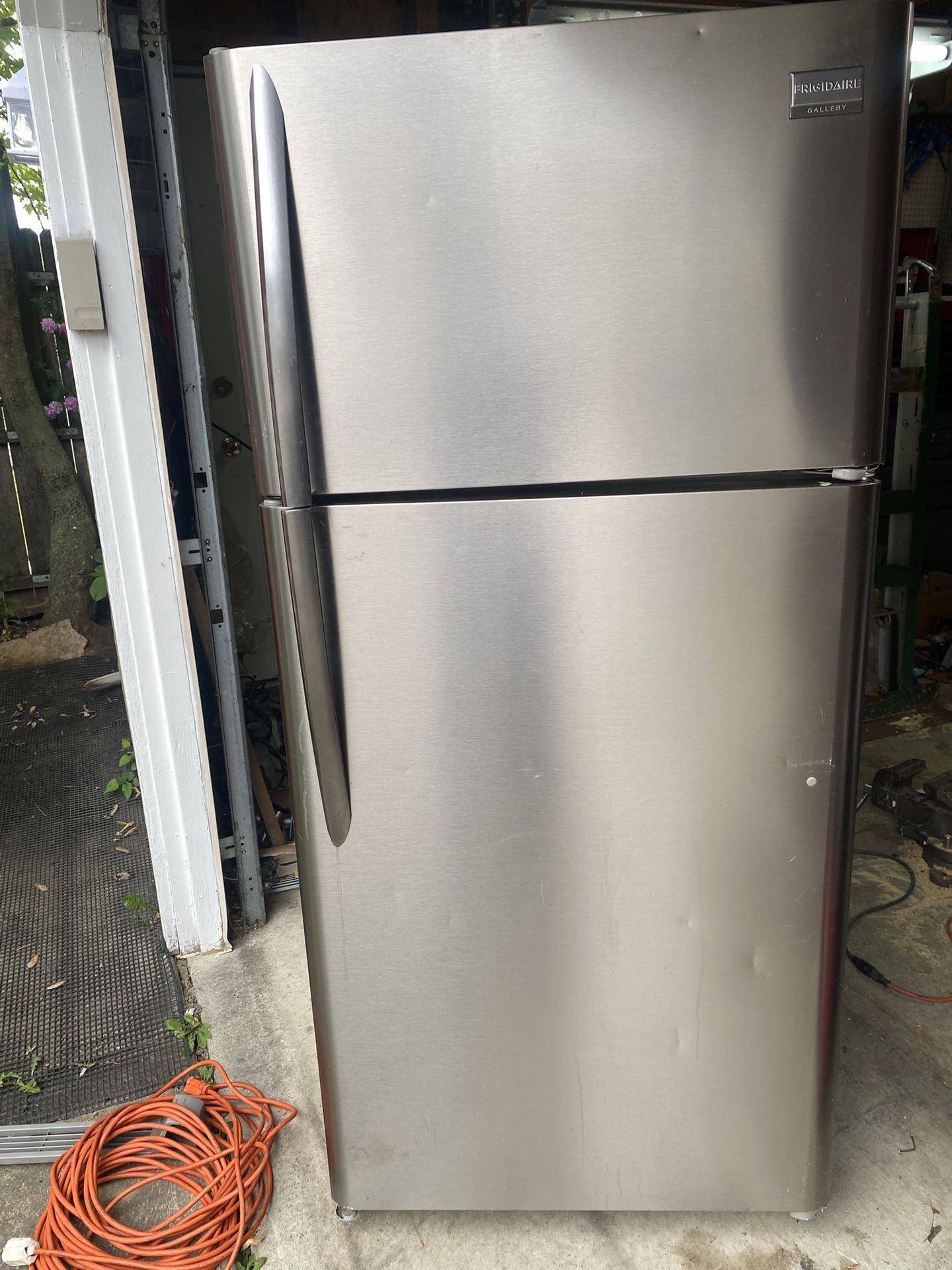 Frigidaire gallery refrigerator