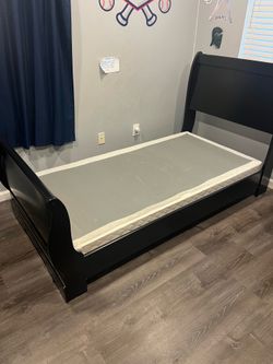 Twin sleigh bed