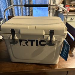 New 20 QT Cooler $120 Originally 170