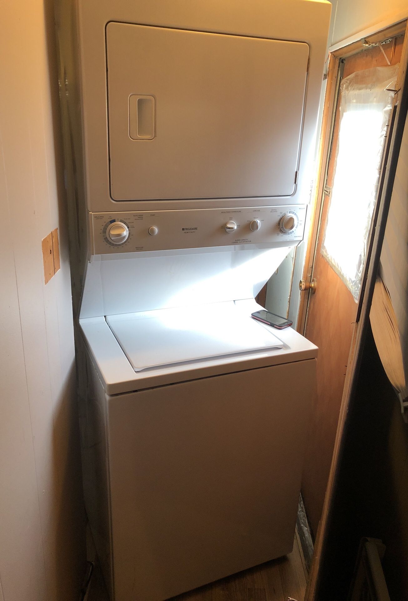 Frigidare heavy duty stackable washer/dryer for Sale in Mokena, IL