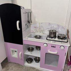 Pretend Play Kitchen 