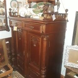 European cabinet from the 1850s