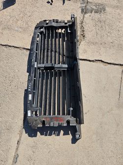 Chevy Silverado 1500 shutter Oem