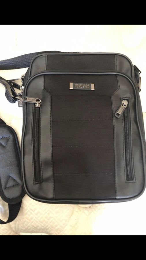 Kenneth Cole Reaction bag mini laptop/ tablet bag