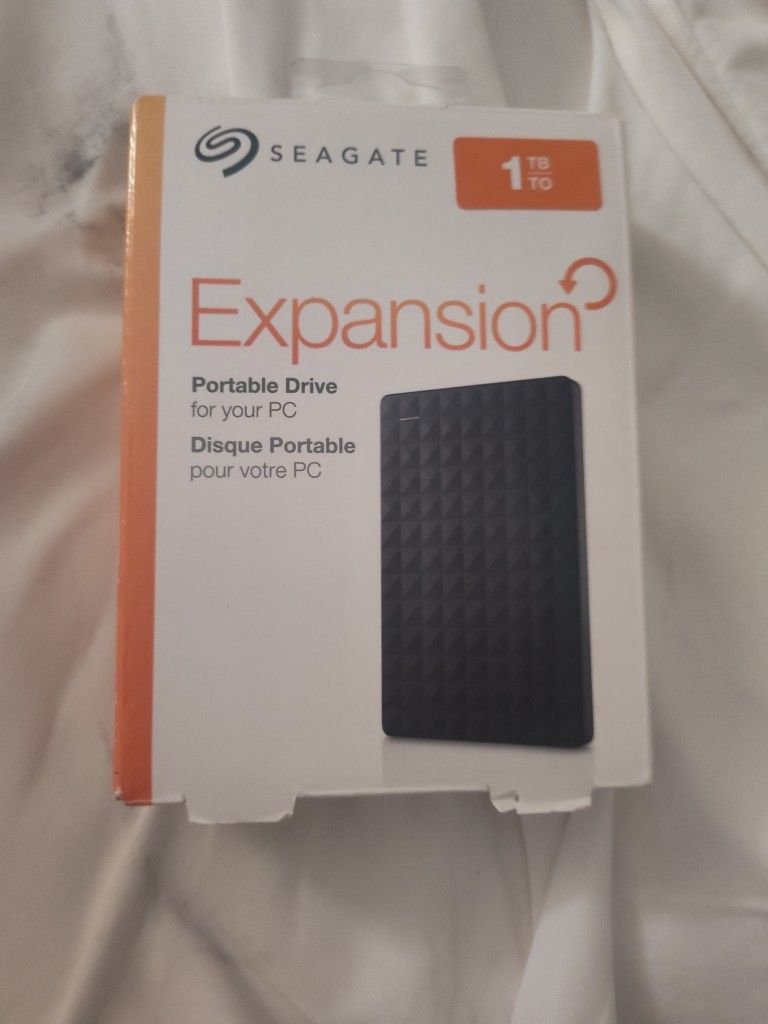 SEAGATE 1 TB HARD DRIVE