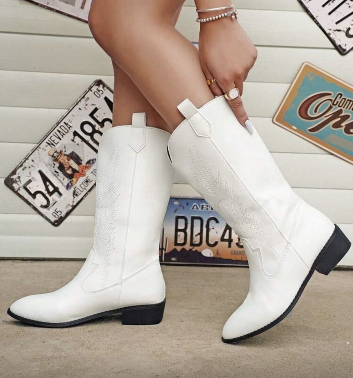Women White Cowboy Boots