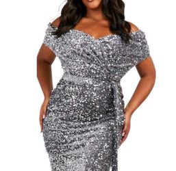 Size 3X / 18 Boohoo Midi Dress