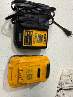 Dewalt battery and charger 20V 6AH