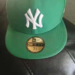 Green new York fitted 7 3/8