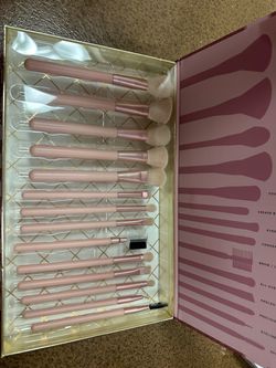 Pink Makeup Brush Set in Gift Box