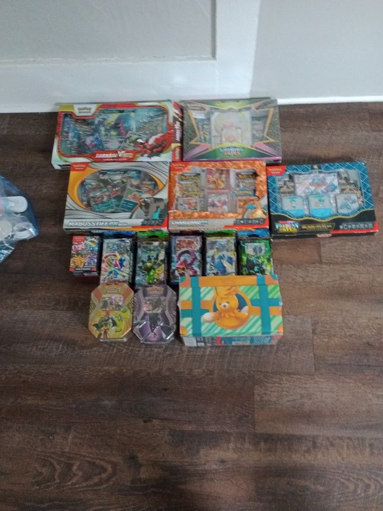 Pokemon Collection Premium Collection Chest Trading Cards