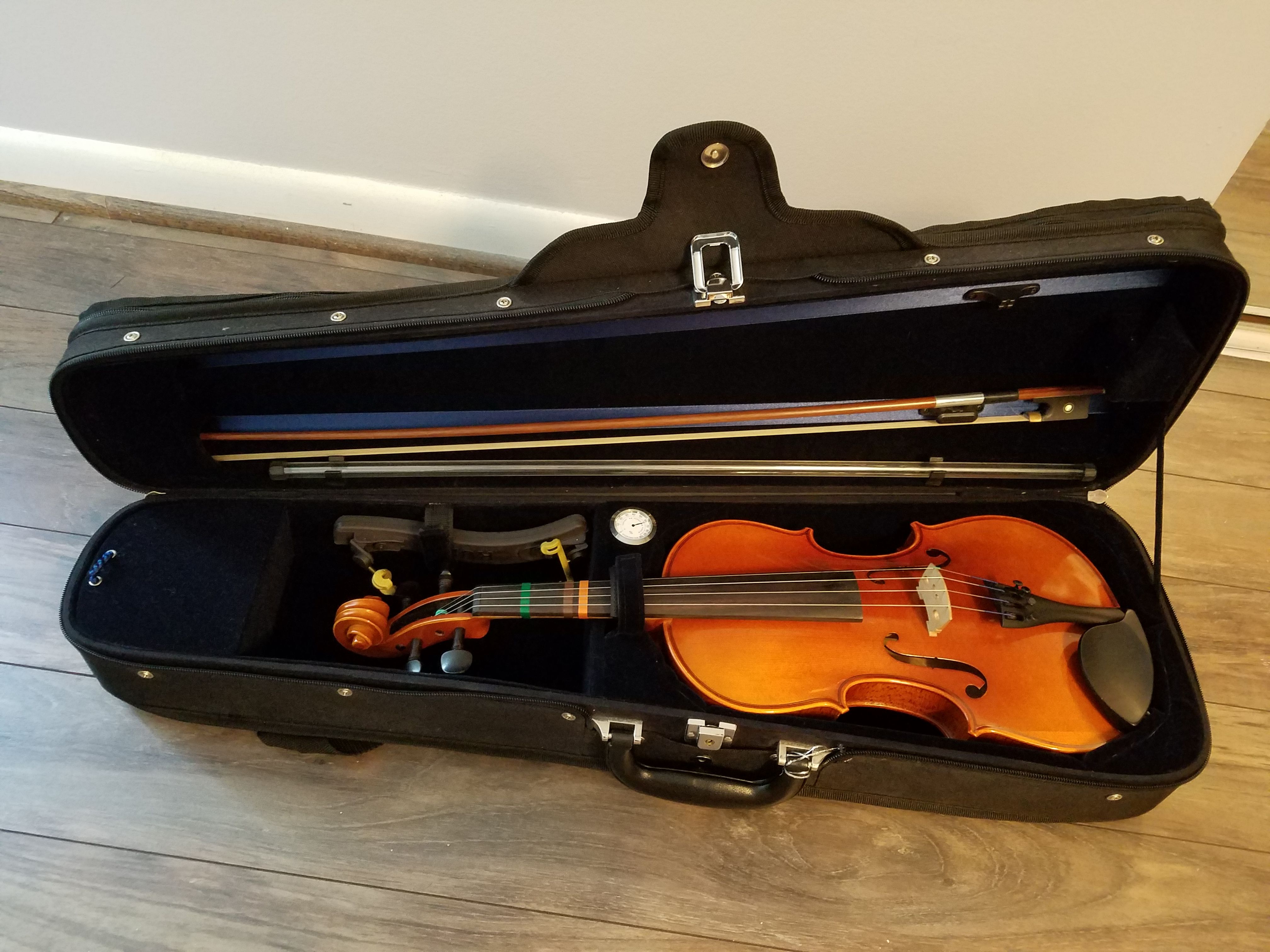 Full size violin set