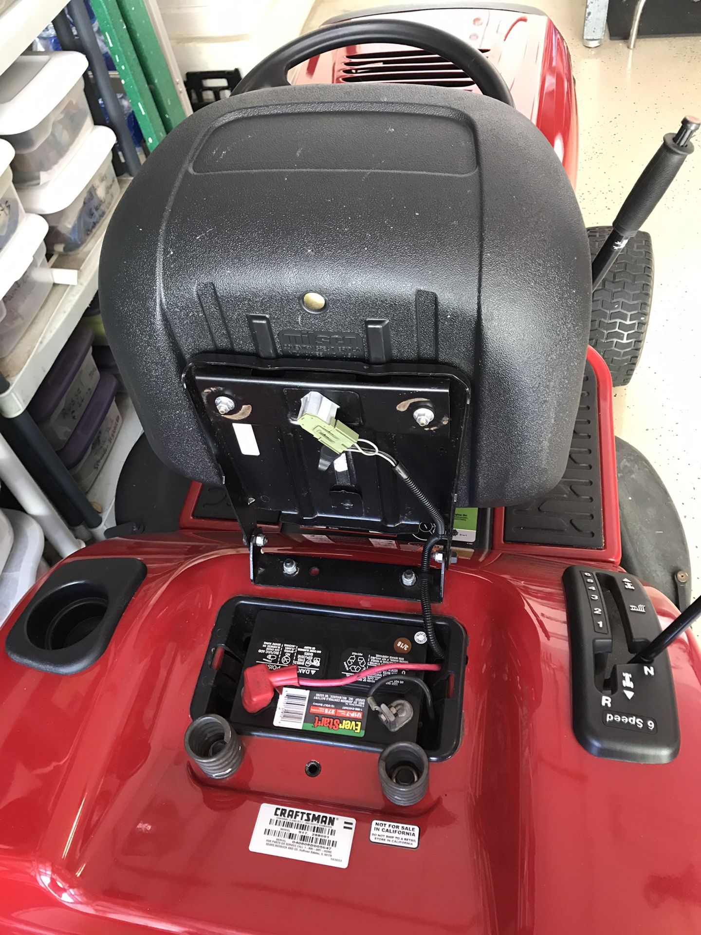 Craftsman LT 2000 Riding Lawn Mower 42” excellent condition for Sale in