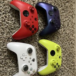 Wireless Xbox Controllers 