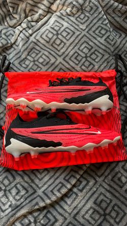 Soccer cleats
