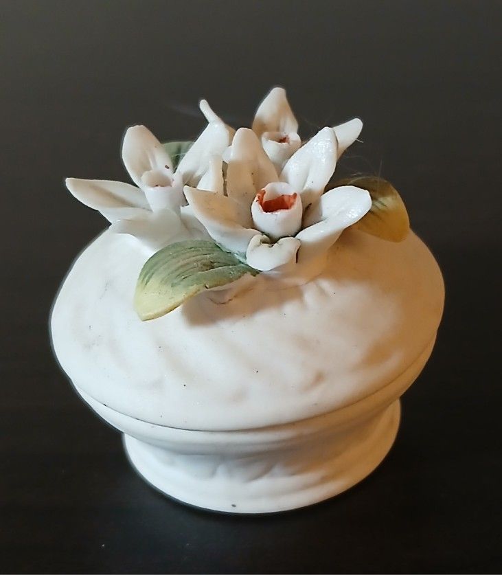 Victorian Trading Co Floral Bone China Trinket/Ring Box