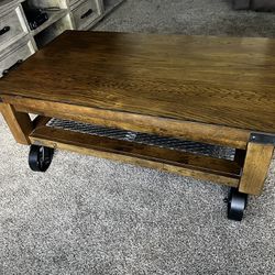 Coffee table Excellent condition!!
