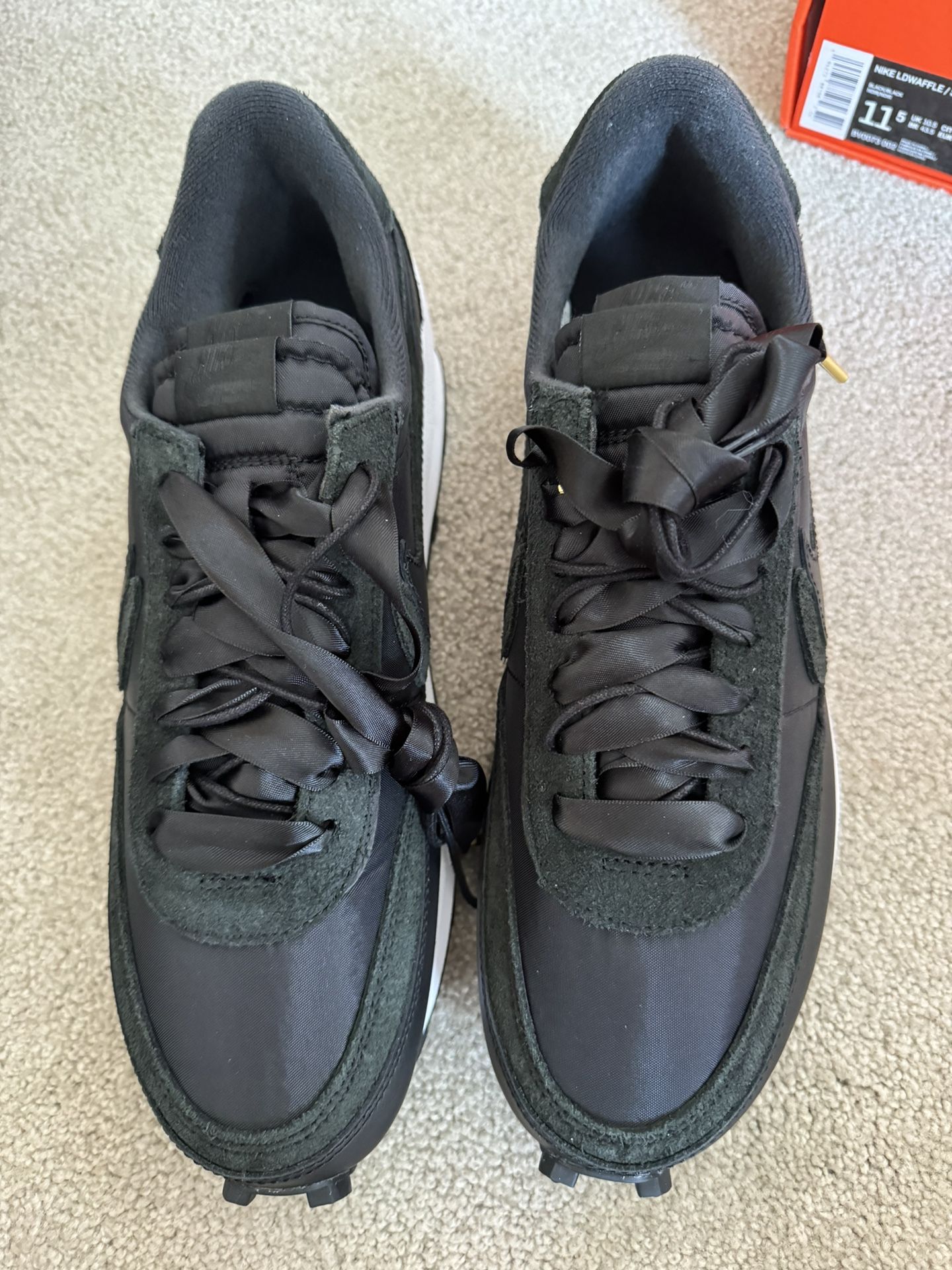 Nike LDWaffle / Sacai Black Size 11.5 Brand New