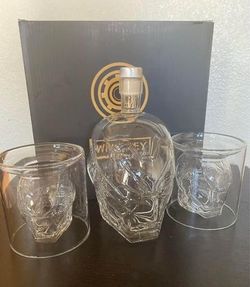 NIB New Sci-Fi Decanter Set 750ml With 2 Glasses - 3 3/8” W x 6 3/4” H
