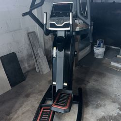Proform Elliptical iFit compatible Bluetooth Like new for Sale in East Haven CT OfferUp