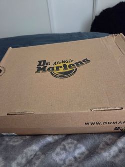DR. MARTENS