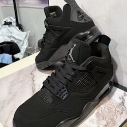 Jordan Retro 4 Black Cats 2025 Size 9.5 Mens 