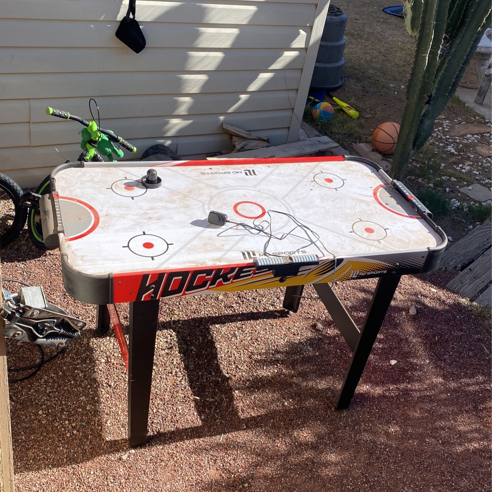 Air Hockey Table