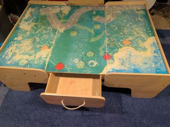 Free --- old table for Thomas the train