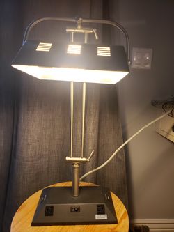 Extremely Efficient Desk Lamp