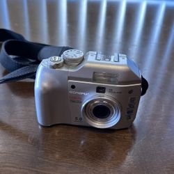 Olympus C-5000 Digicam