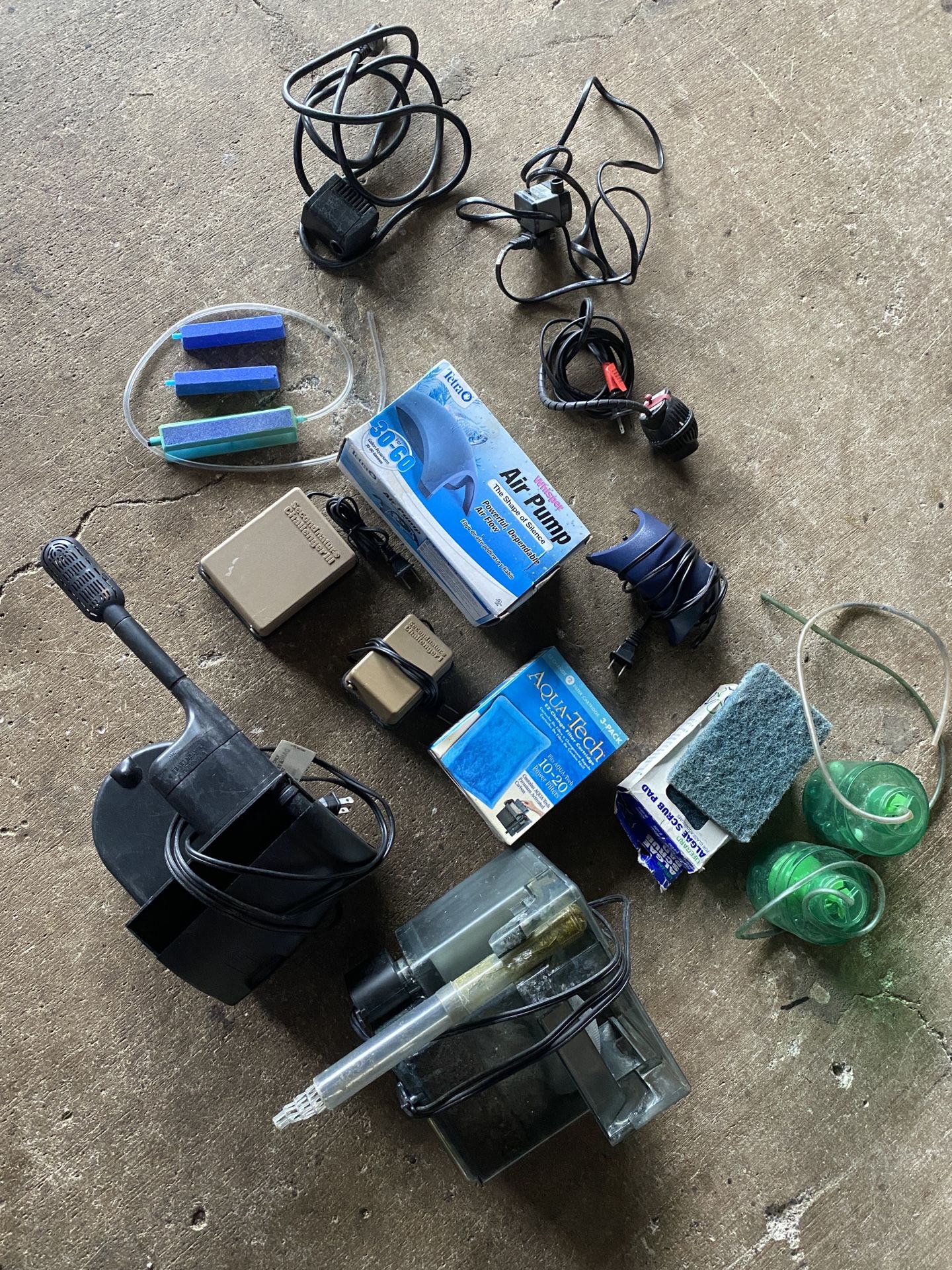 New Whisper 30-60,Aqua-Tech 10-20 Filter 2 Scrubbing Pads 3 Other Pumps 2 Powerheads 3 Air Stones Fi
