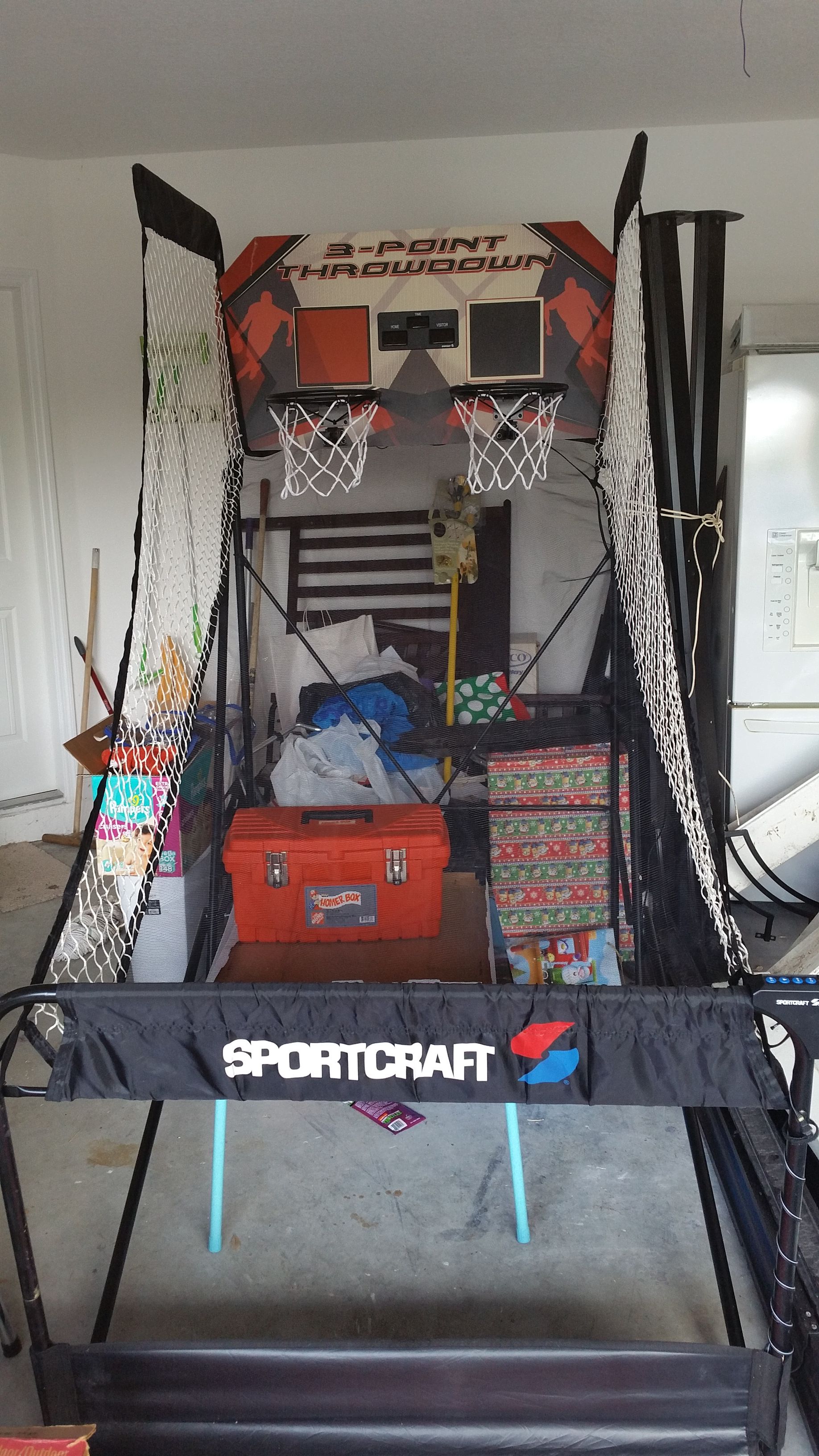 SPORTCRAFT 3 POINT DIGITAL THROWDOWN BASKETBALL DUAL HOOPS